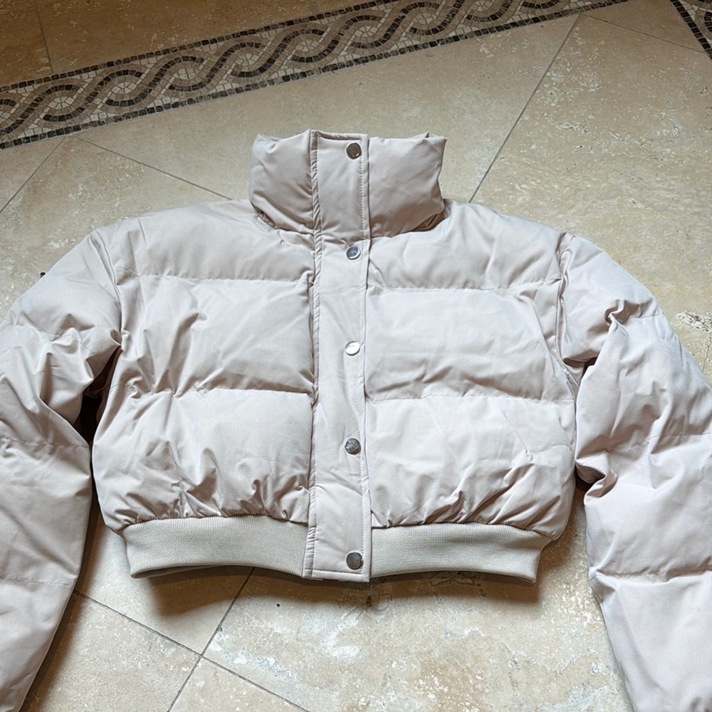 Women's Cropped Puffer Jacket - Beige